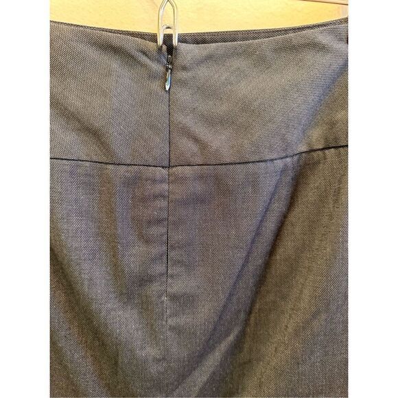 Banana Republic Gray Slightly Flared Zip Up Lined Skirt Size 6 - Picture 3 of 5